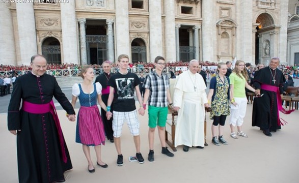 9 Mil ministrantes encontram o Papa no Vaticano