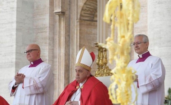 Papa condena “vil”atentando terrorista em Moscovo