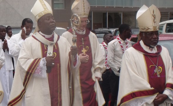  Bispos católicos saúdam os 60 anos de vida consagrada de duas irmãs de São José 