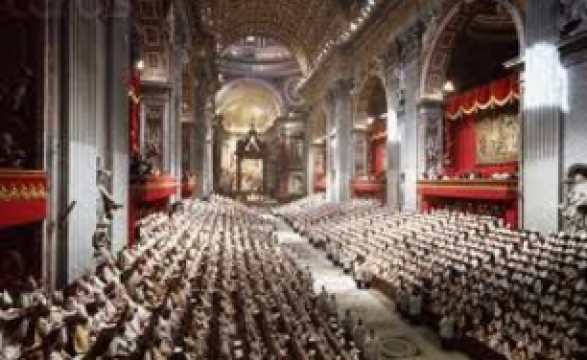 Papa defende atualidade do Concílio em mundo esquecido de Deus