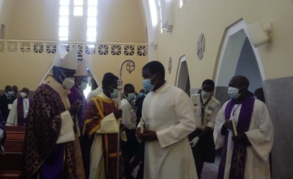 Lubango acolhe missa de acção de graça pelo centenário de D. Franklin da Costa