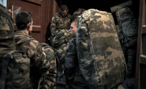 Últimas tropas combatentes francesas deixam o Afeganistão