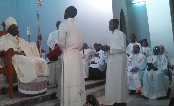 Saurimo ganha um diácono nos 25 anos de vida sacerdotal de Dom Imbamba