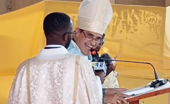 Bispo do Lwena diz que políticos devem trabalhar de forma justa
