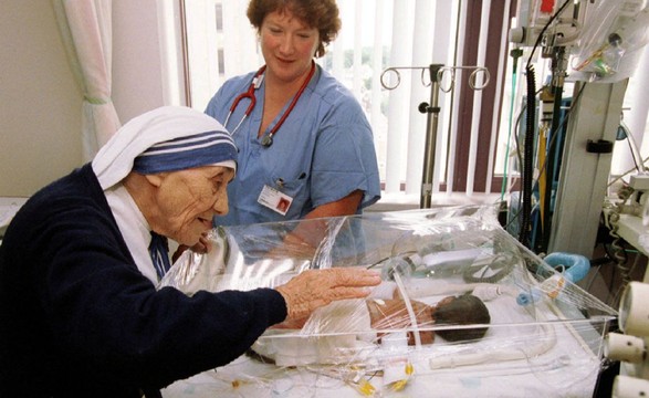 Madre Teresa de Calcutá será canonizada em Setembro próximo