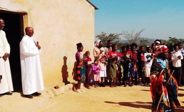Arcebispo do Lubango visita paróquia de São João Baptista Mapunda