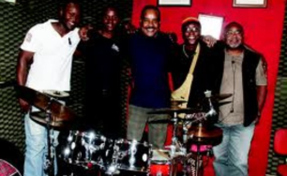 Banda Maravilha apoia vítimas das cheias de Moçambique