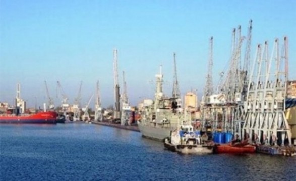 Força especial da polícia com dificuldades para fazer buscas em navio ucraniano