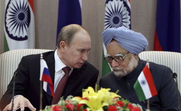 Putin assina acordos militares durante visita à Índia