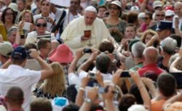 A Igreja é una e santa – o Papa na audiência geral alertou para o pecado grave da divisão 