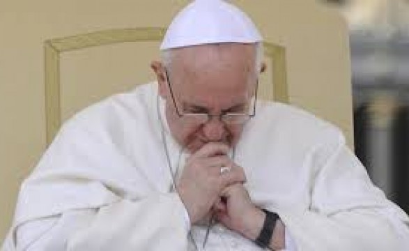 Papa associa-se ao luto dos familiares das vítimas da tragédia nos Alpes