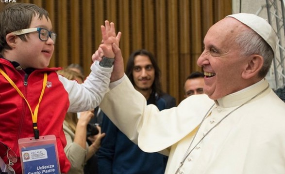 Papa encontra-se com agentes da pastoral da Saúde