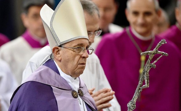 Papa defende «conversão» do coração pelas lágrimas