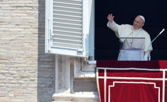 Quem comunga «não pode ficar indiferente diante de quem não tem pão» Papa Francisco no Ângelus