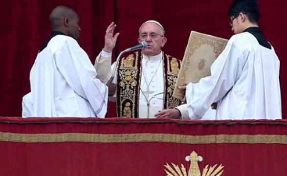 Papa denuncia crimes contra crianças de todo o mundo