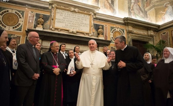 Papa condena perseguições contra cristãos na terra Santa
