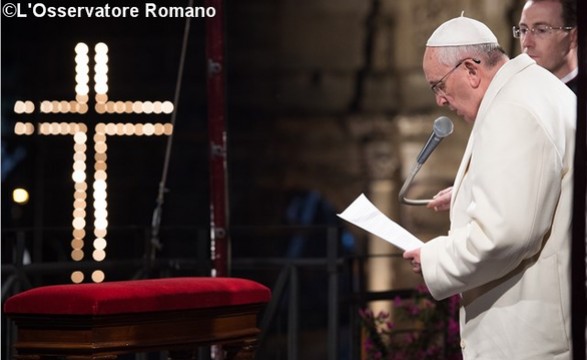Na via Sacra Papa denuncia «silêncio cúmplice» face a massacres de cristãos