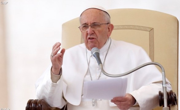 Sem honra para os idosos, não há futuro para os jovens, alerta Papa