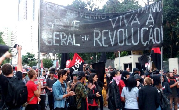 Centrais sindicais tentam parar país contra reformas do governo Temer
