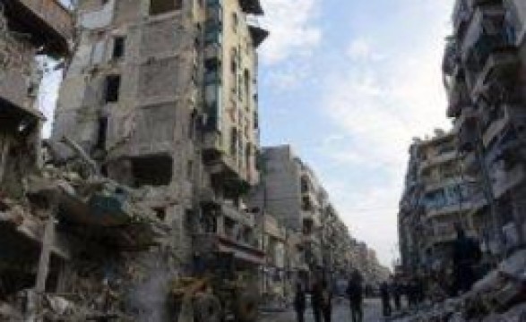 Rebeldes sírios atacam academia militar perto de Aleppo