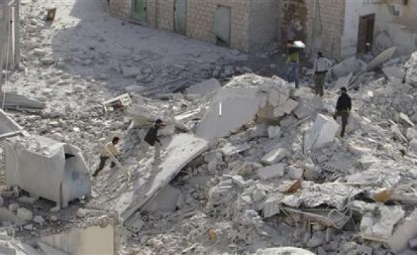 Exército de Assad bombardeia Damasco após ataque de rebeldes