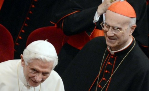 Vaticano nega denúncias de má gestão administrativa