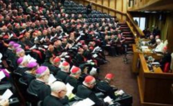 Sínodo 2012: Papa apresenta questão sobre Deus como preocupação central