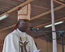 Dom Novattus Rugambwa pede aos cristãos a trabalharem na santificação das suas vidas