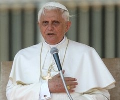 Papa defende importância de compreender e viver a «caridade»