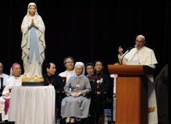 Papa encontra-se com líderes do apostolado laical