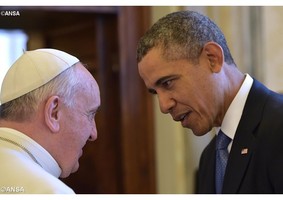 Dom Becciu: Papa pedirá fim do embargo a Cuba