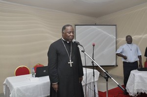 Arcebispo visita comunidades e paróquias da periferia 
