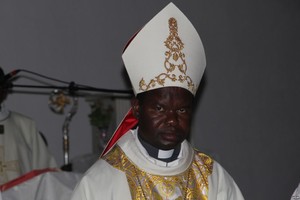 Toda pessoa investida pelo poder precisa de Deus, afirma bispo do Namibe