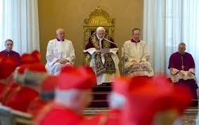 Vaticano: Bento XVI avalia publicação de documento sobre o próximo Conclave