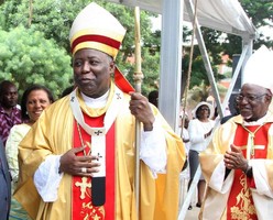 “ A Paróquia Centro de Evangelização” Dom Filomeno visita comunidade da Sagrada Família 