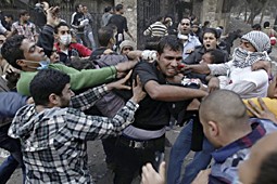 O voto sobre a nova Carta corre o risco de acentuar as tensões no Egipto