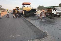 150 Milhões de kwanzas para estradas asfaltas
