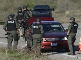 Incerteza sobre ex-polícia em fuga na Califórnia