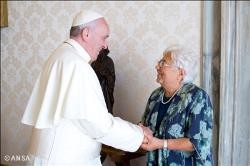 Contemplar, sair, fazer escola - Papa Francisco ao Movimento dos Focolares 