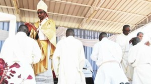 Seis novos sacerdotes, reforçam obra de evangelização, na diocese do Lwena