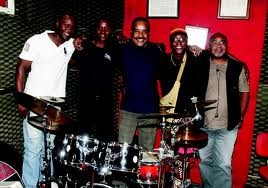 Banda Maravilha apoia vítimas das cheias de Moçambique