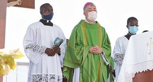 Núncio encerra visita na Diocese do Namibe