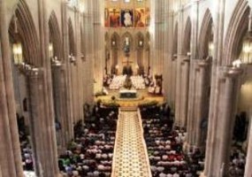 Vaticano: Via-Sacra no Coliseu com meditações de cardeal e jovens libaneses