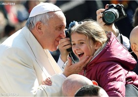 Papa na audiência geral ser irmãos é escola de liberdade e de paz