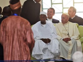 Papa discursou na mesquita central de Bangui contra a violência «em nome de Deus»