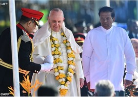 Vim encorajar os católicos desta ilha - Papa à chegada ao Sri-Lanka