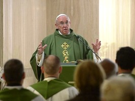 Papa critica «elites» que querem privatizar a fé