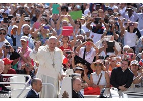 A fé dá esperança às famílias em luto Papa Francisco na audiência geral 