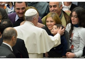 Papa elogia o papel das mães na igreja e na sociedade