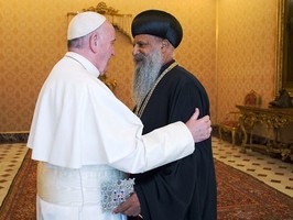 Papa pede intervenção das potências mundiais para travar perseguições religiosas